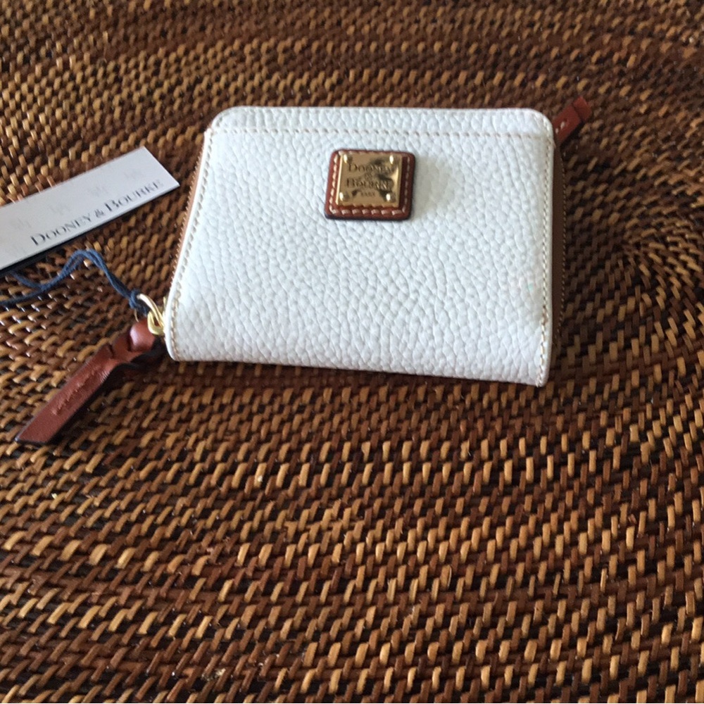 Dooney & Bourke pebble grain small wallet white & tan, new with tags